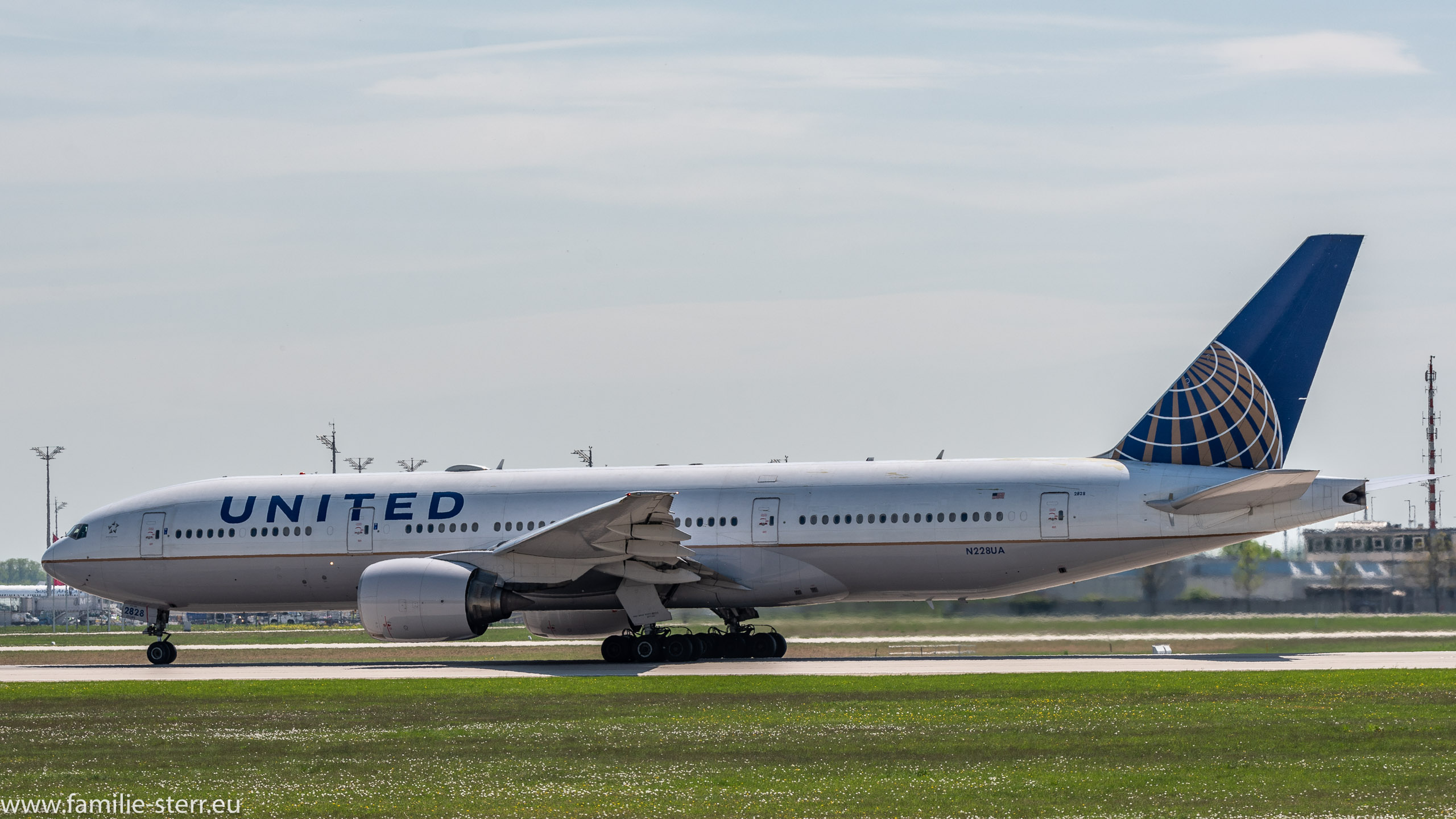N-228UA