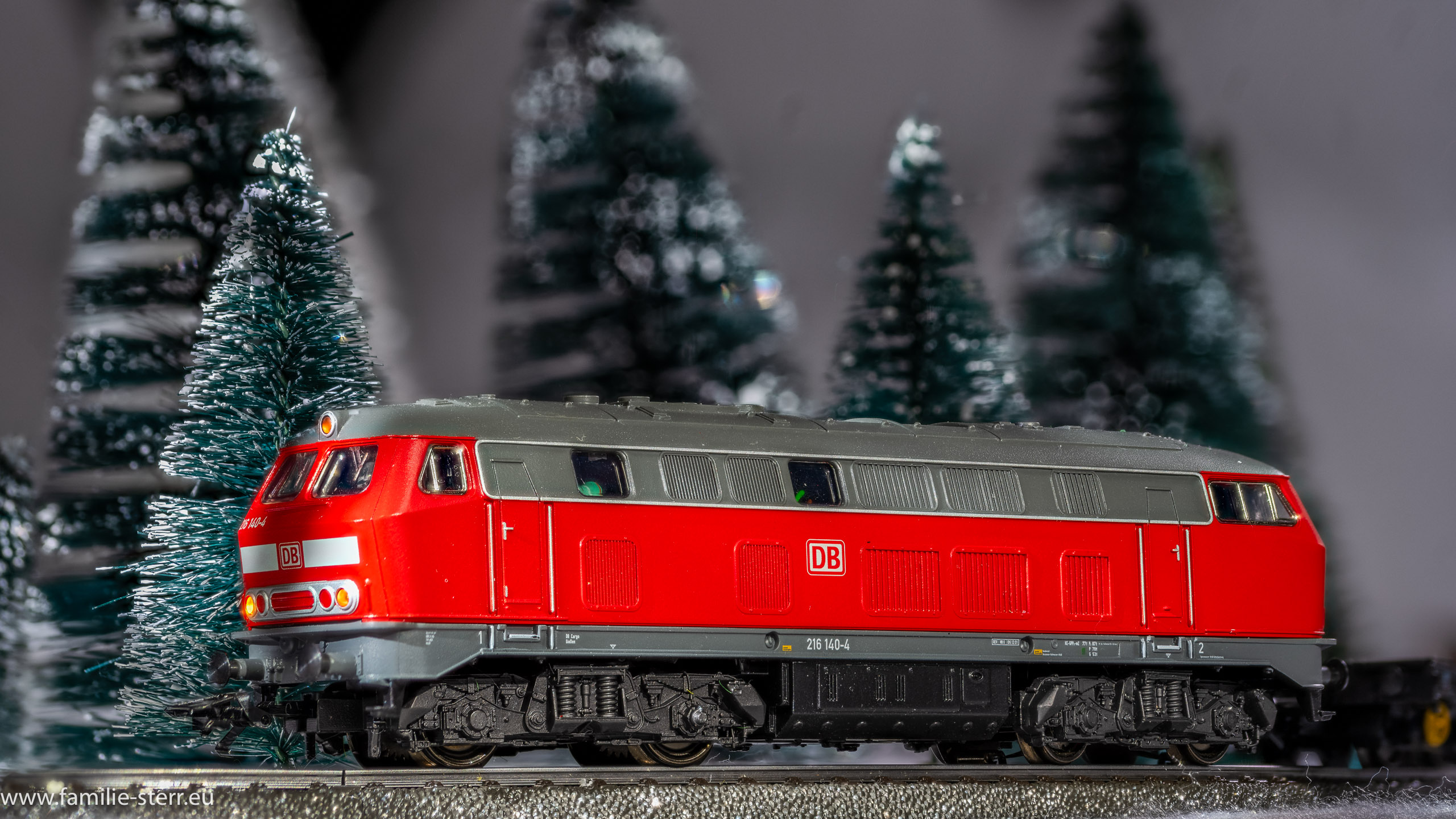 DB 216 im Winterwald